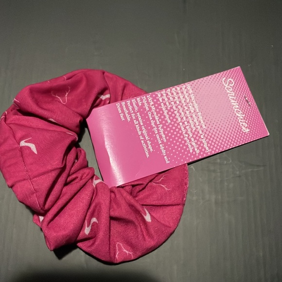 Pink scrunchie with stilettos 👠 - Picture 2 of 2